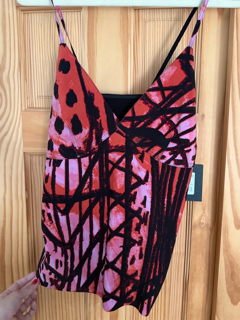 Norma Kamali Abstract Red and Pink V-Neck Camisole
